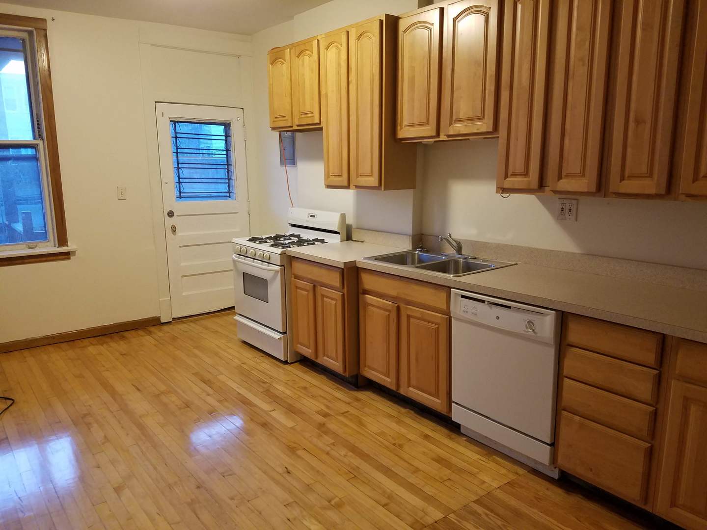 3728 N Wilton Avenue #2, Chicago, IL 60613