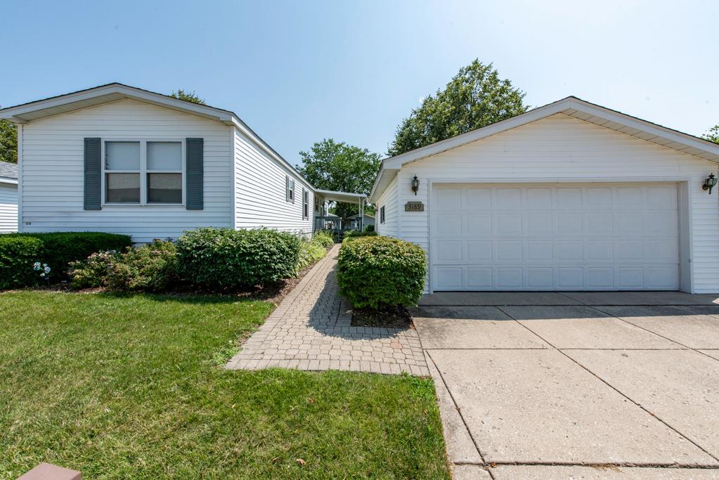3189 Jeanette Avenue, Park City, IL 60085