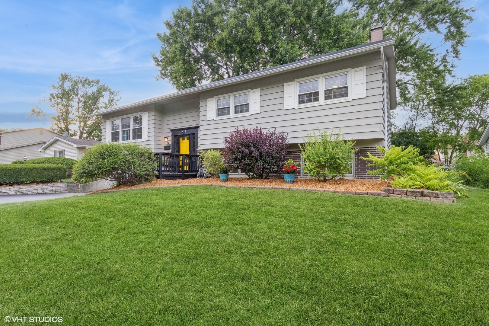 618 W BURR OAK Drive, Arlington Heights, IL 60004