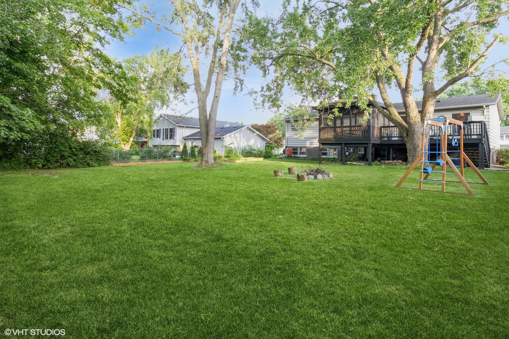 618 W BURR OAK Drive, Arlington Heights, IL 60004