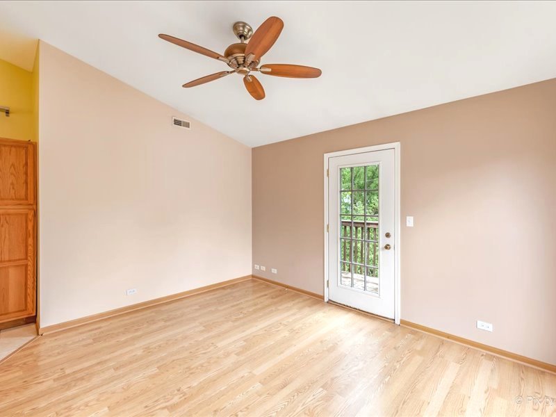 4909 Spencer Avenue #B, Lisle, IL 60532