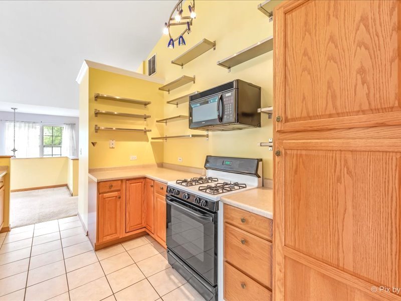 4909 Spencer Avenue #B, Lisle, IL 60532