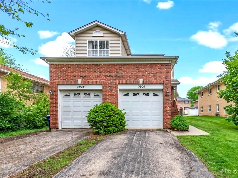 4909 Spencer Avenue #B, Lisle, IL 60532