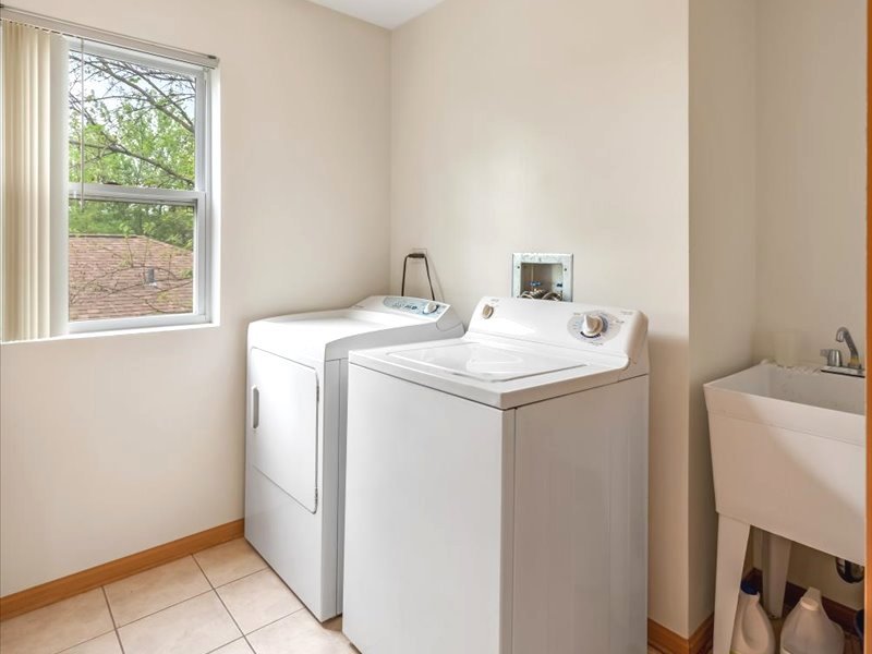 4909 Spencer Avenue #B, Lisle, IL 60532