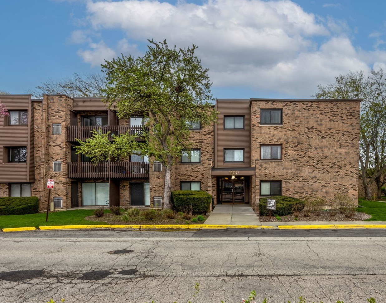 1100 E RANDVILLE Drive #304, Palatine, IL 60074