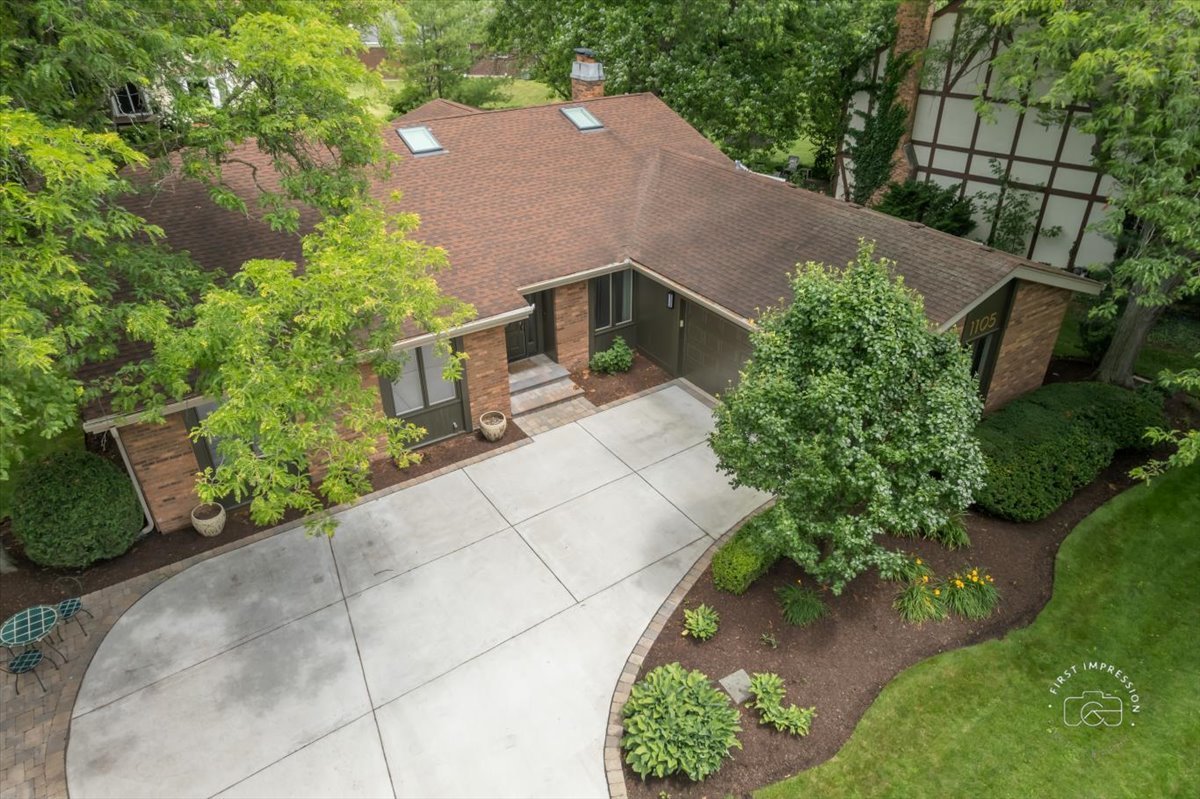 1105 W Bauer Road, Naperville, IL 60563