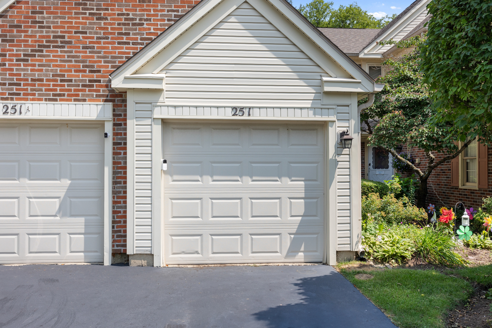 251 University Lane, Elk Grove Village, IL 60007