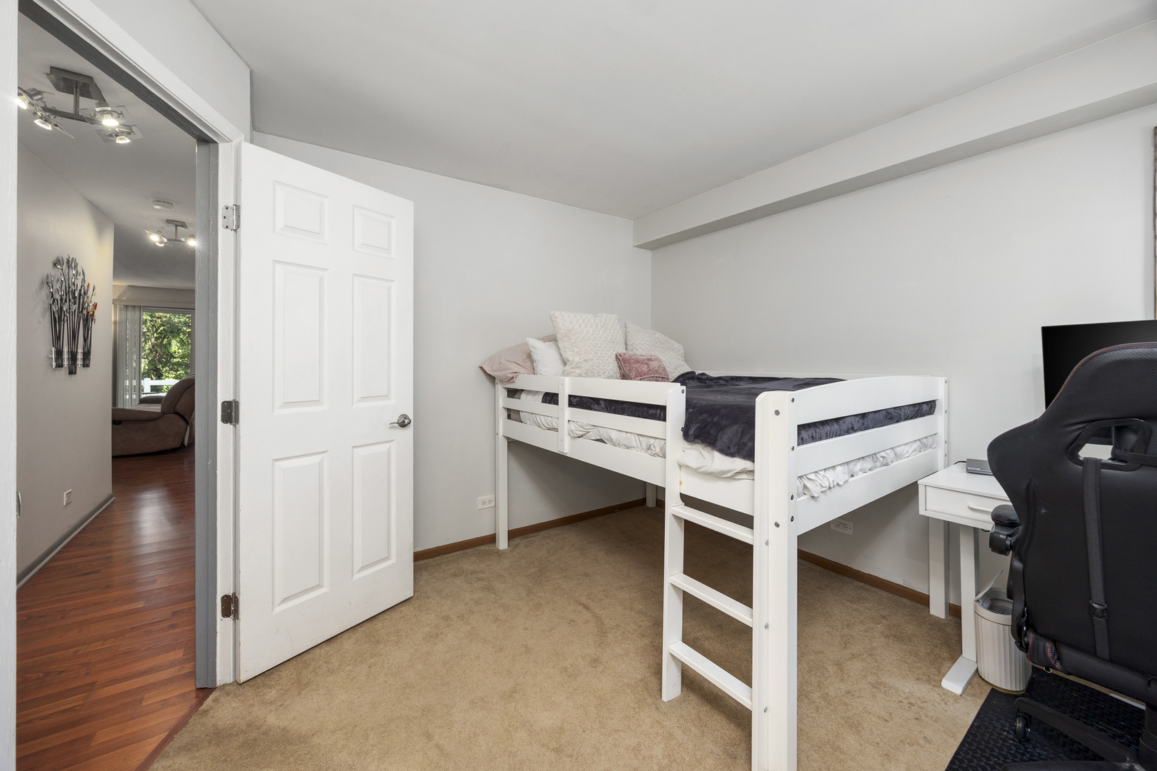 251 University Lane, Elk Grove Village, IL 60007