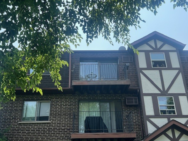 1010 Judson Street #2B, Bensenville, IL 60106