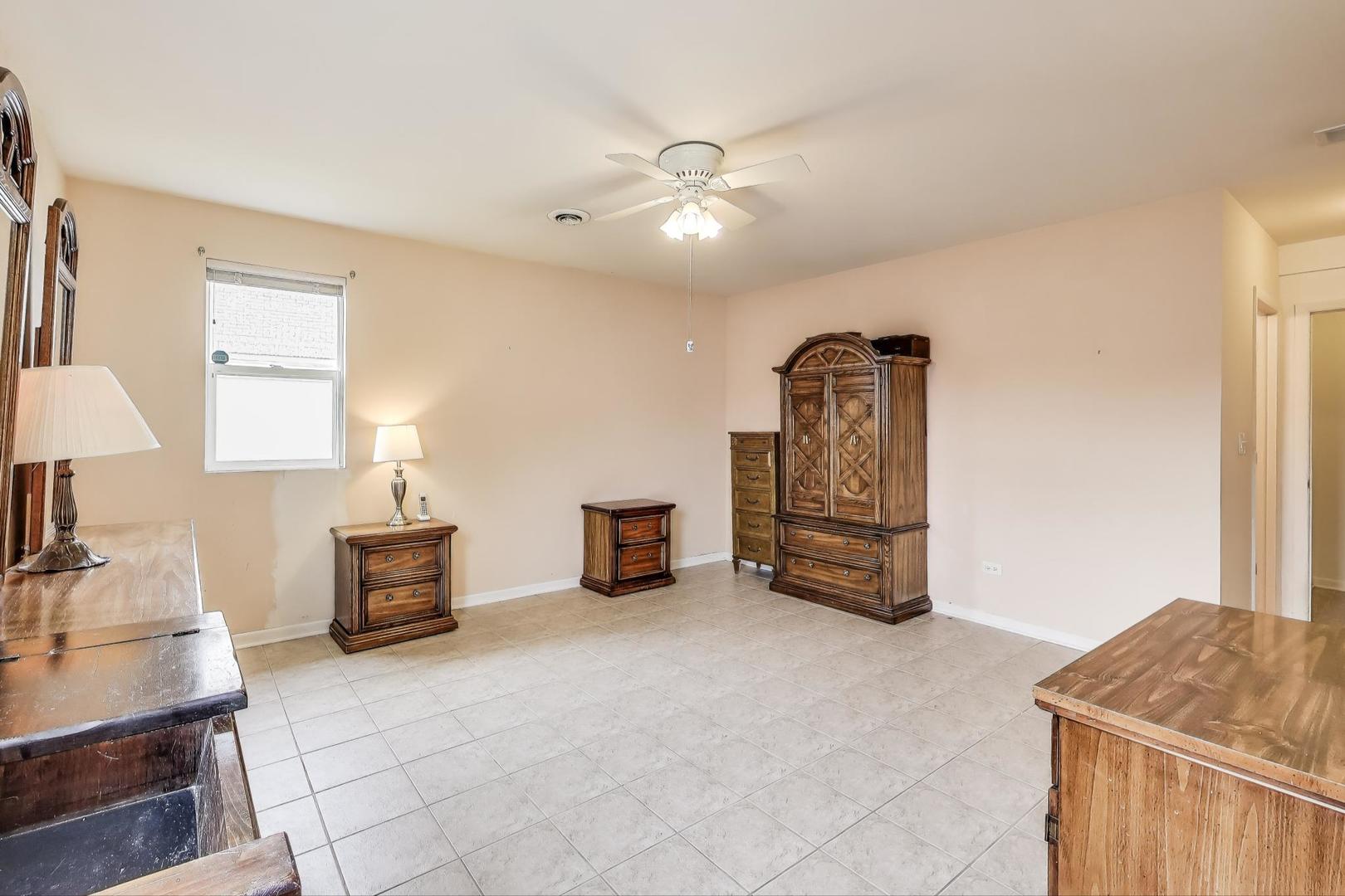 4883 N Vine Avenue, Norridge, IL 60706