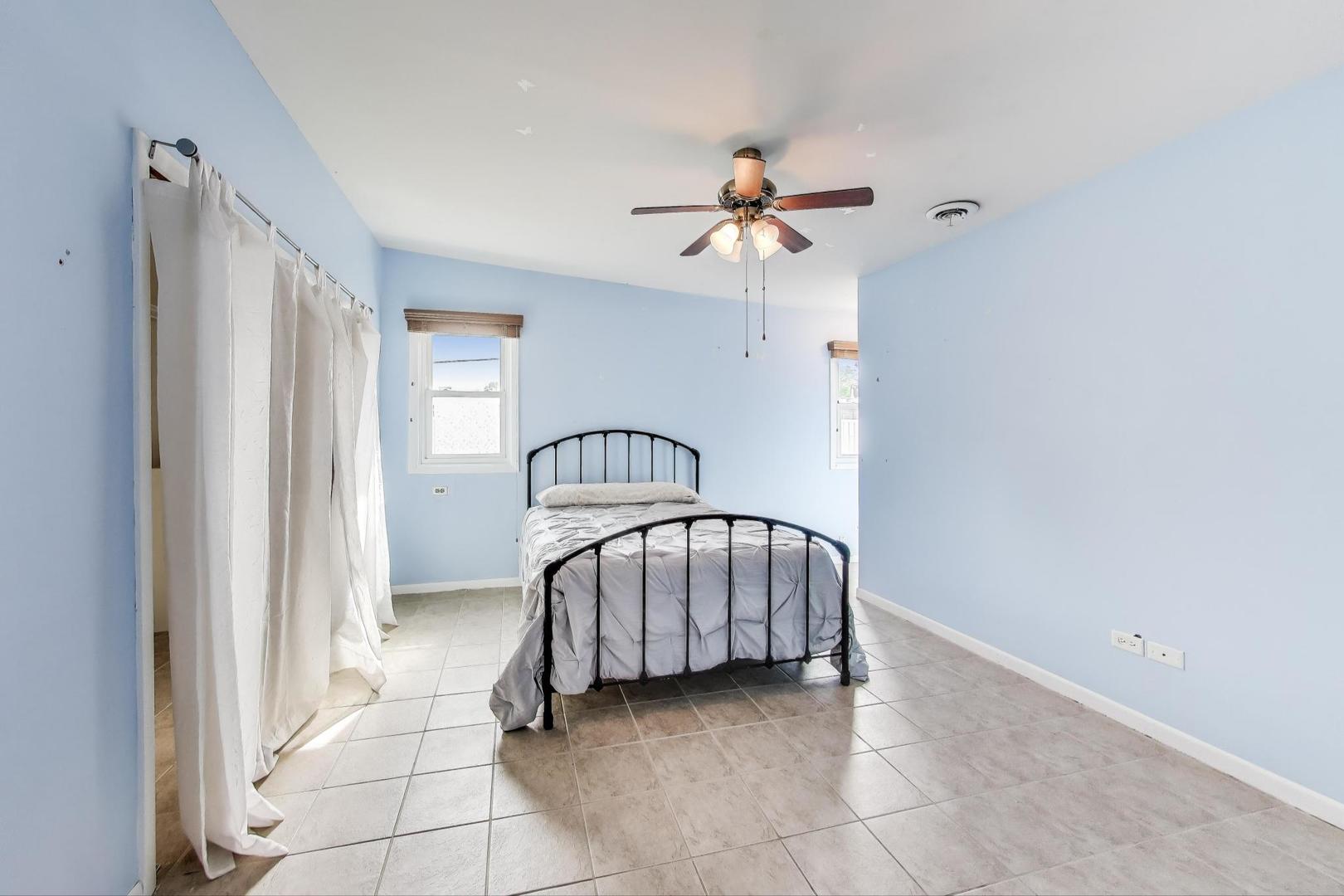 4883 N Vine Avenue, Norridge, IL 60706