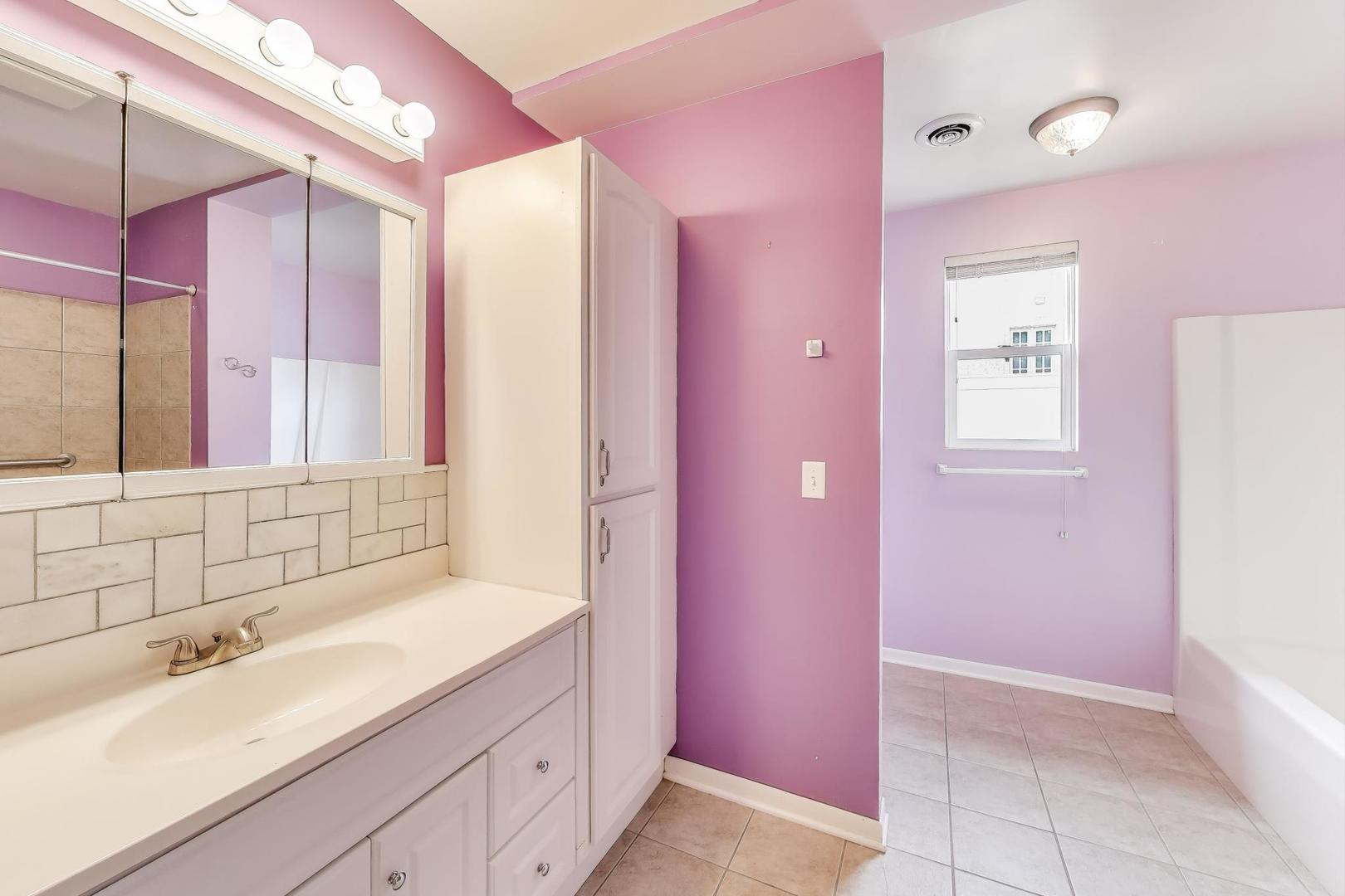 4883 N Vine Avenue, Norridge, IL 60706