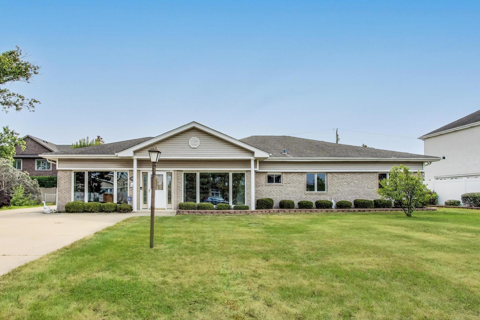 4883 N Vine Avenue, Norridge, IL 60706