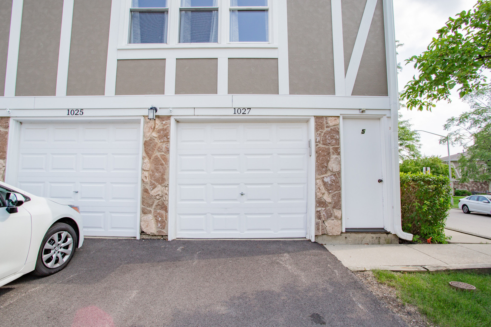 1027 Newport Harbor #1027, Schaumburg, IL 60193