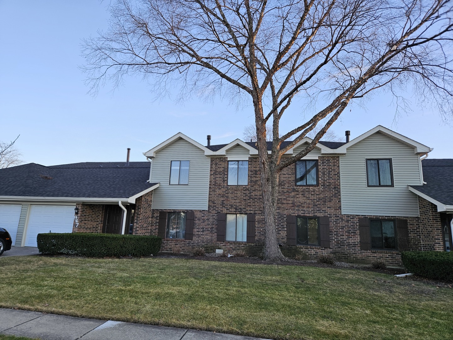 947 CROSS CREEK Drive #BB2, Roselle, IL 60172