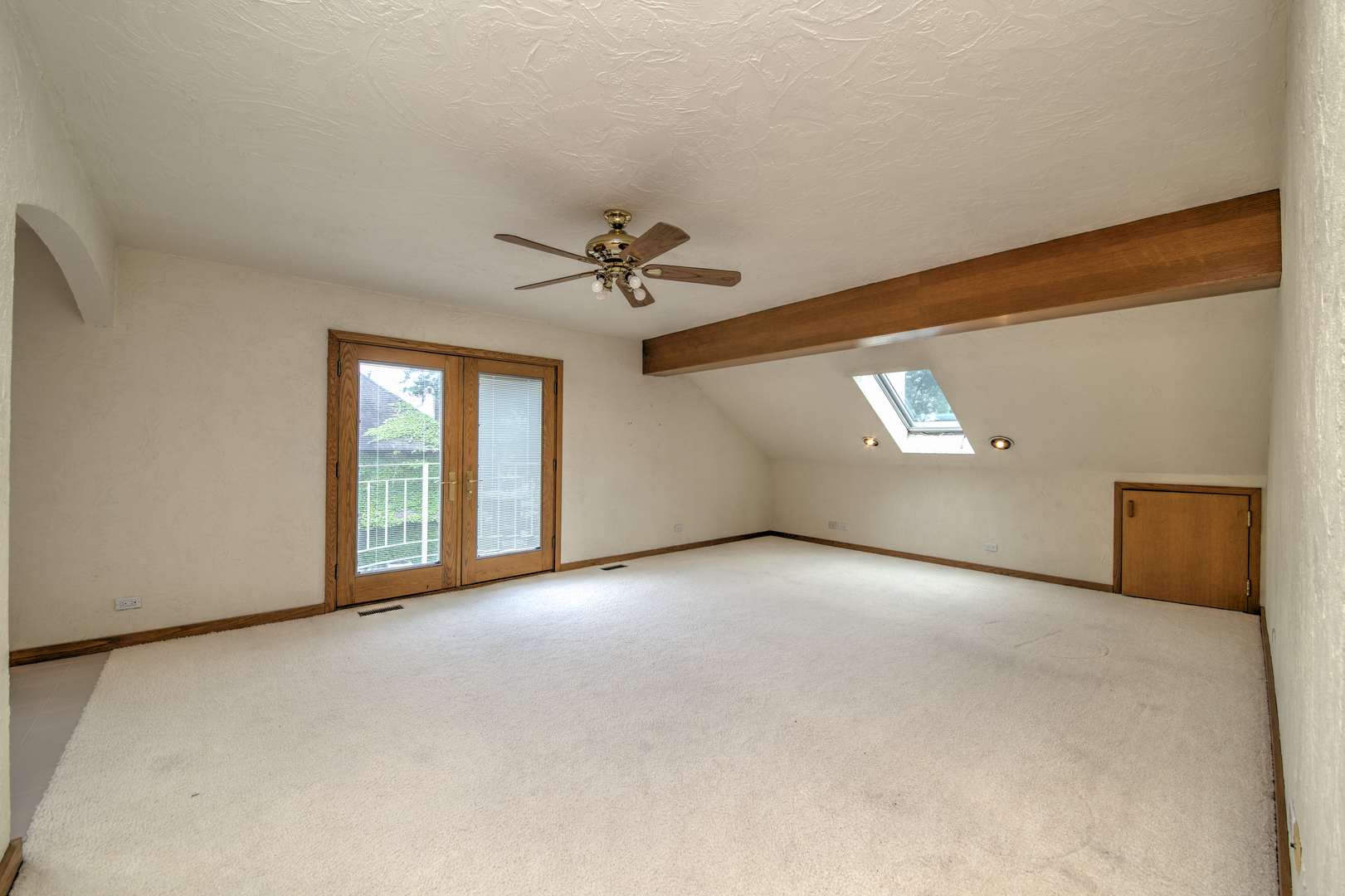 8170 Lake Ridge Drive, Burr Ridge, IL 60527