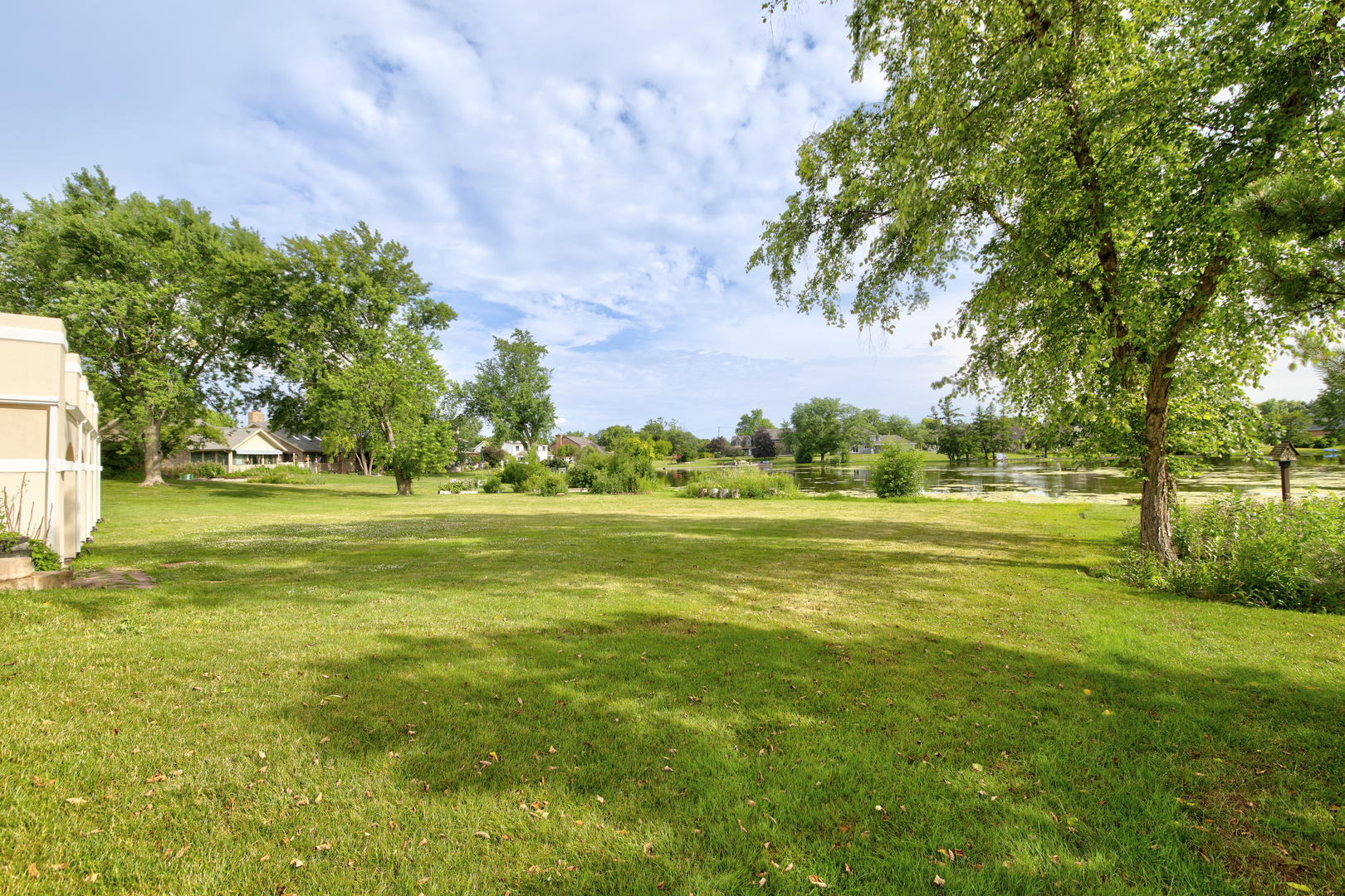 8170 Lake Ridge Drive, Burr Ridge, IL 60527