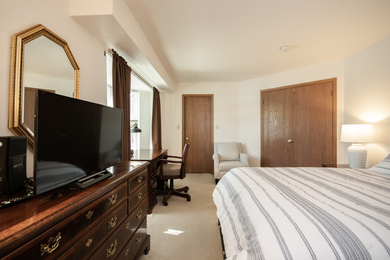 1744 Eastwood Court #4, Schaumburg, IL 60195