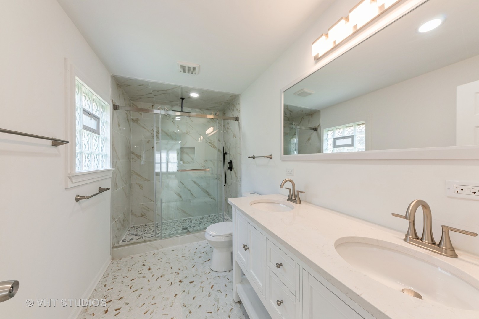 1210 Park Avenue, North Chicago, IL 60064