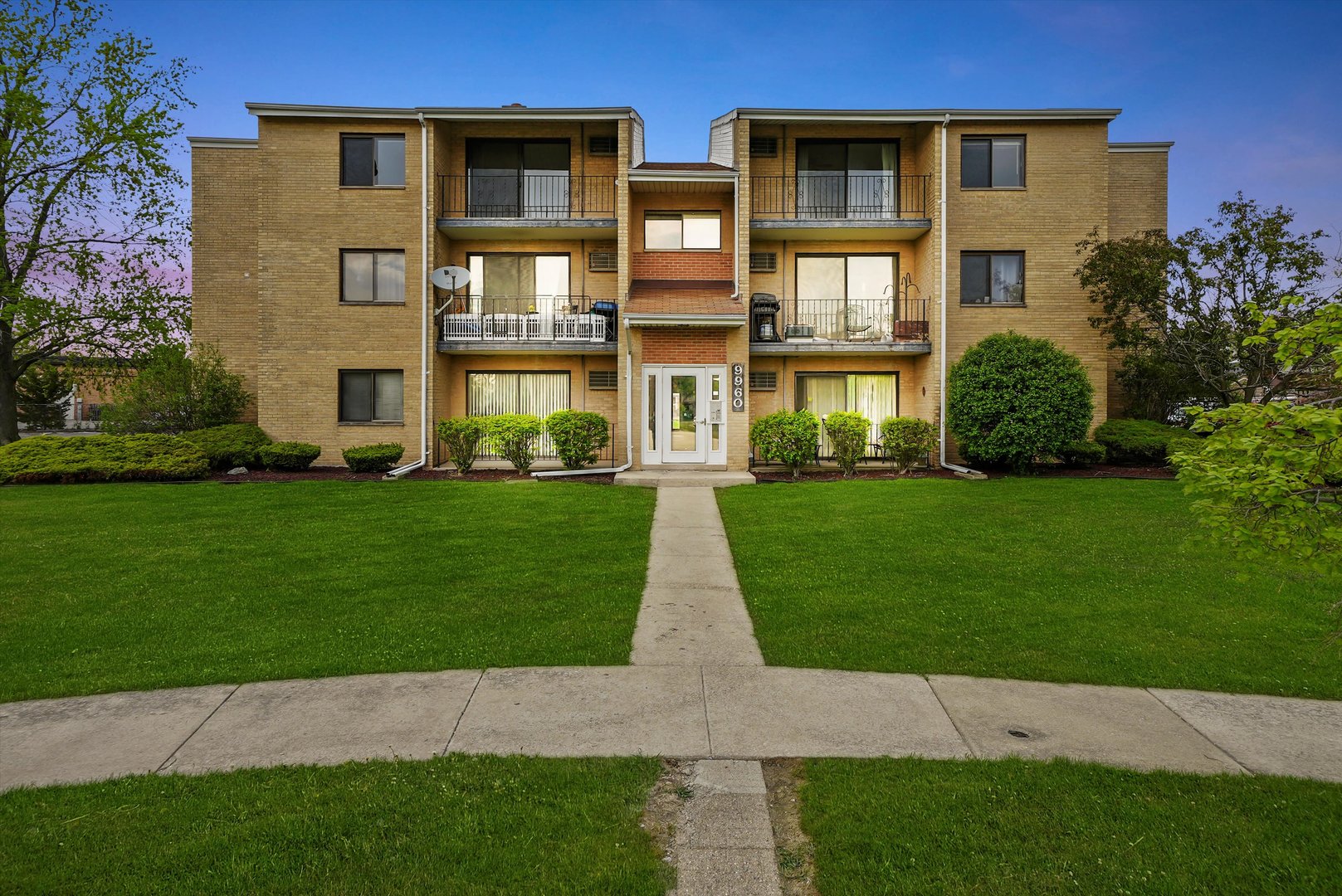 9960 Franchesca Court #3A, Orland Park, IL 60462