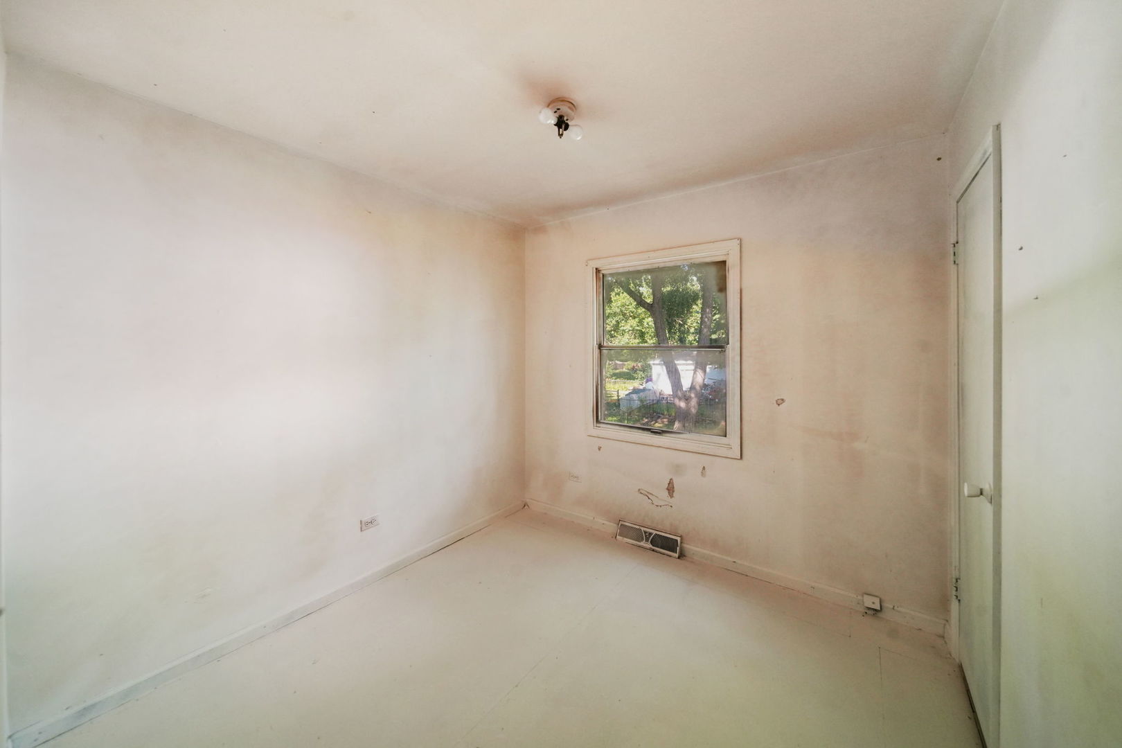1025 S Ardmore Avenue, Villa Park, IL 60181