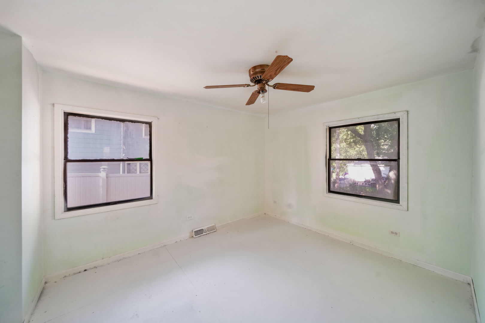 1025 S Ardmore Avenue, Villa Park, IL 60181