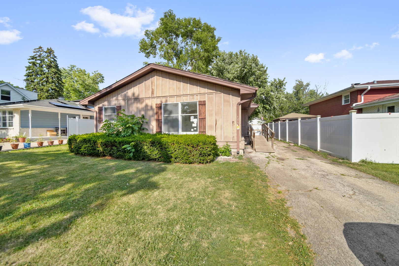 1025 S Ardmore Avenue, Villa Park, IL 60181