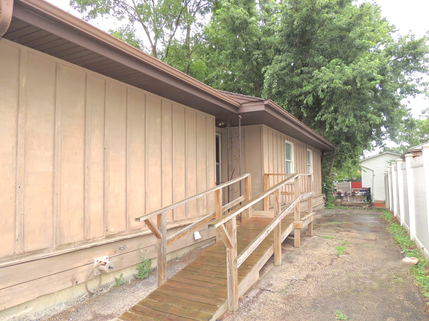 1025 S Ardmore Avenue, Villa Park, IL 60181