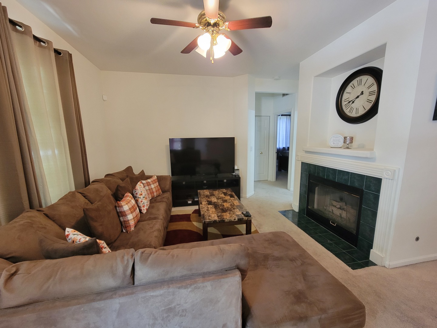 1343 Providence Circle, Elgin, IL 60120