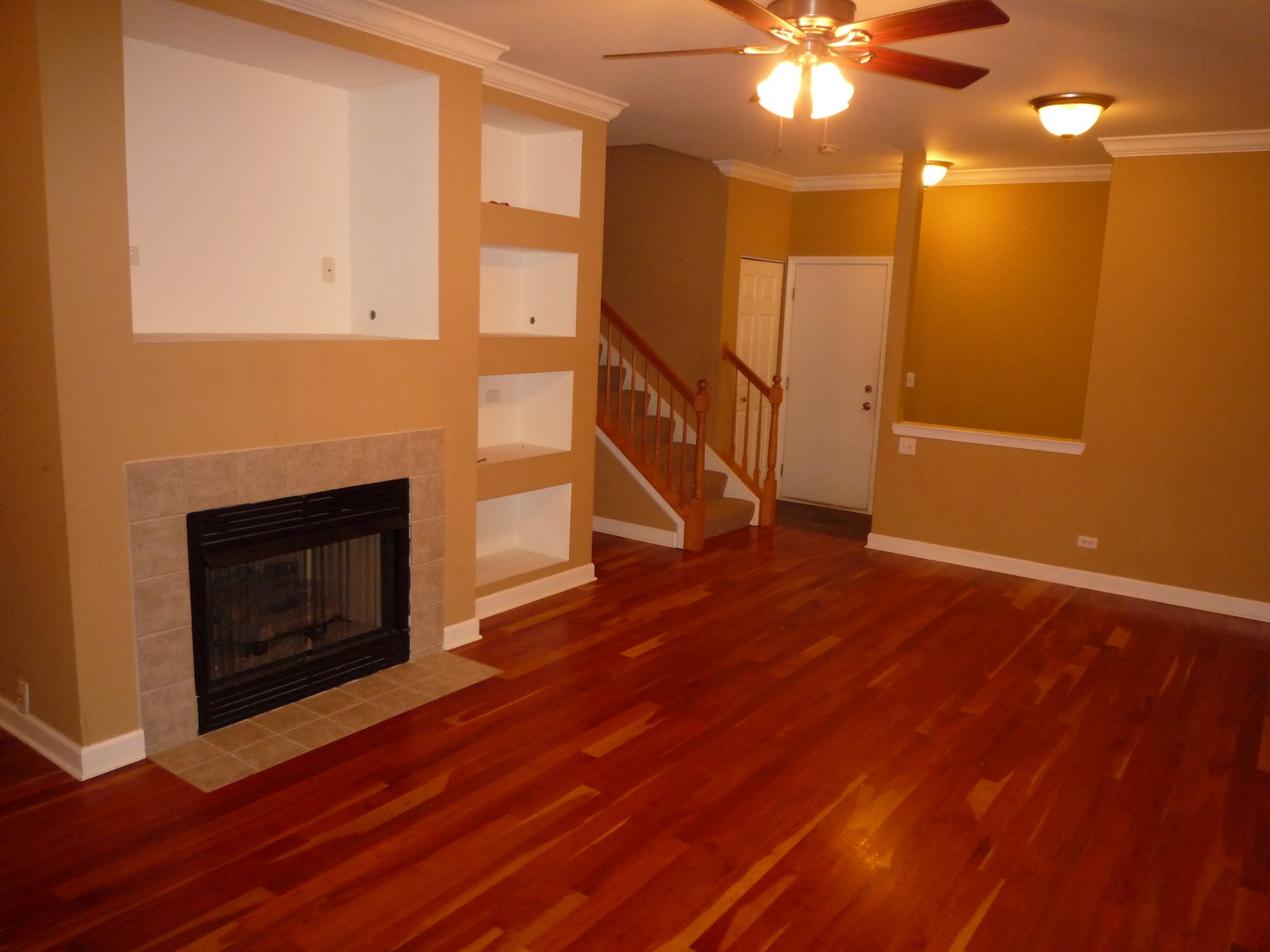 842 County Line Road #842, Aurora, IL 60502