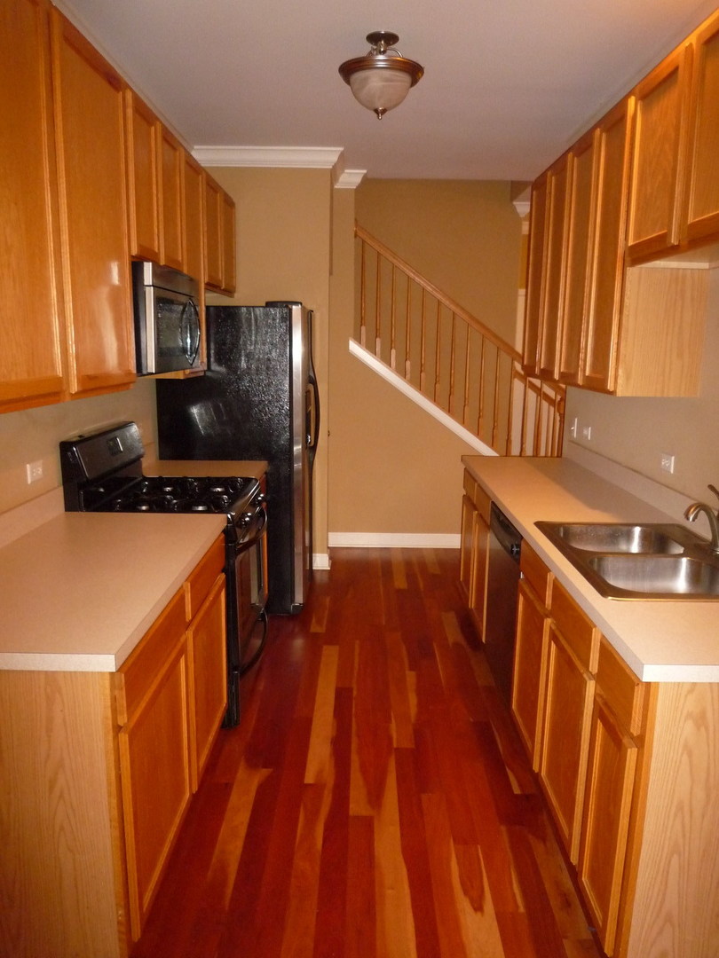 842 County Line Road #842, Aurora, IL 60502