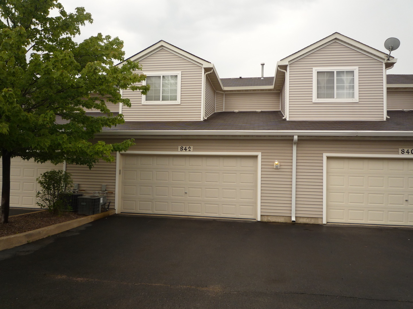 842 County Line Road #842, Aurora, IL 60502