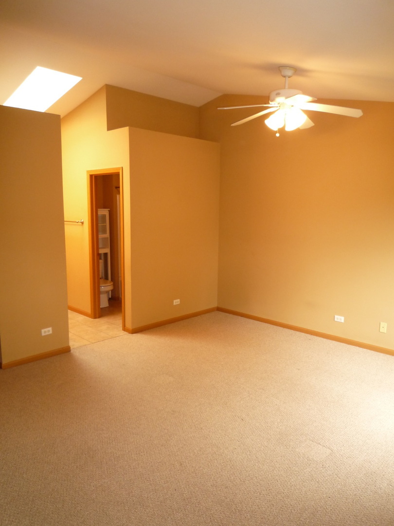842 County Line Road #842, Aurora, IL 60502