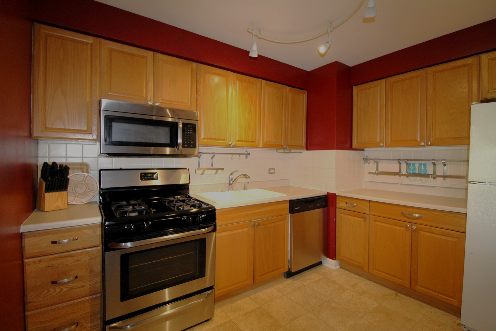 1906 Green Bay Road, Zion, IL 60099