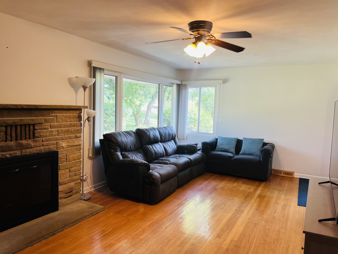 1906 Green Bay Road, Zion, IL 60099
