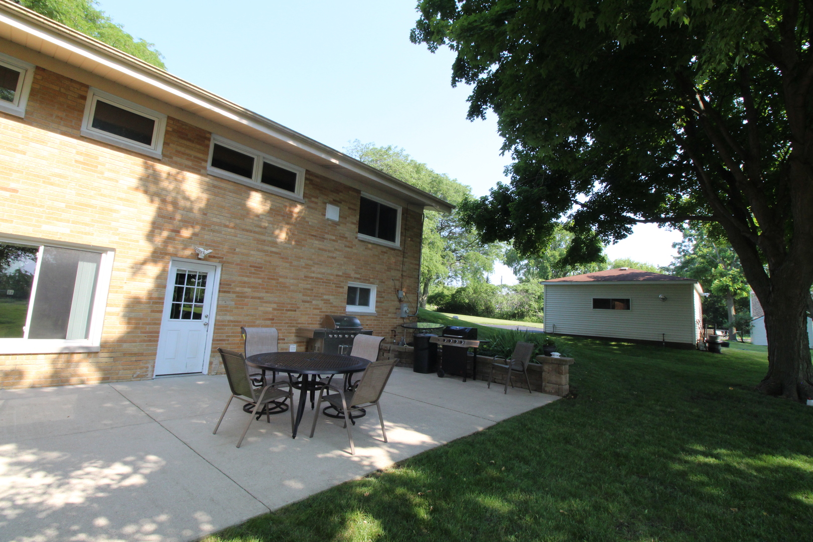 1906 Green Bay Road, Zion, IL 60099