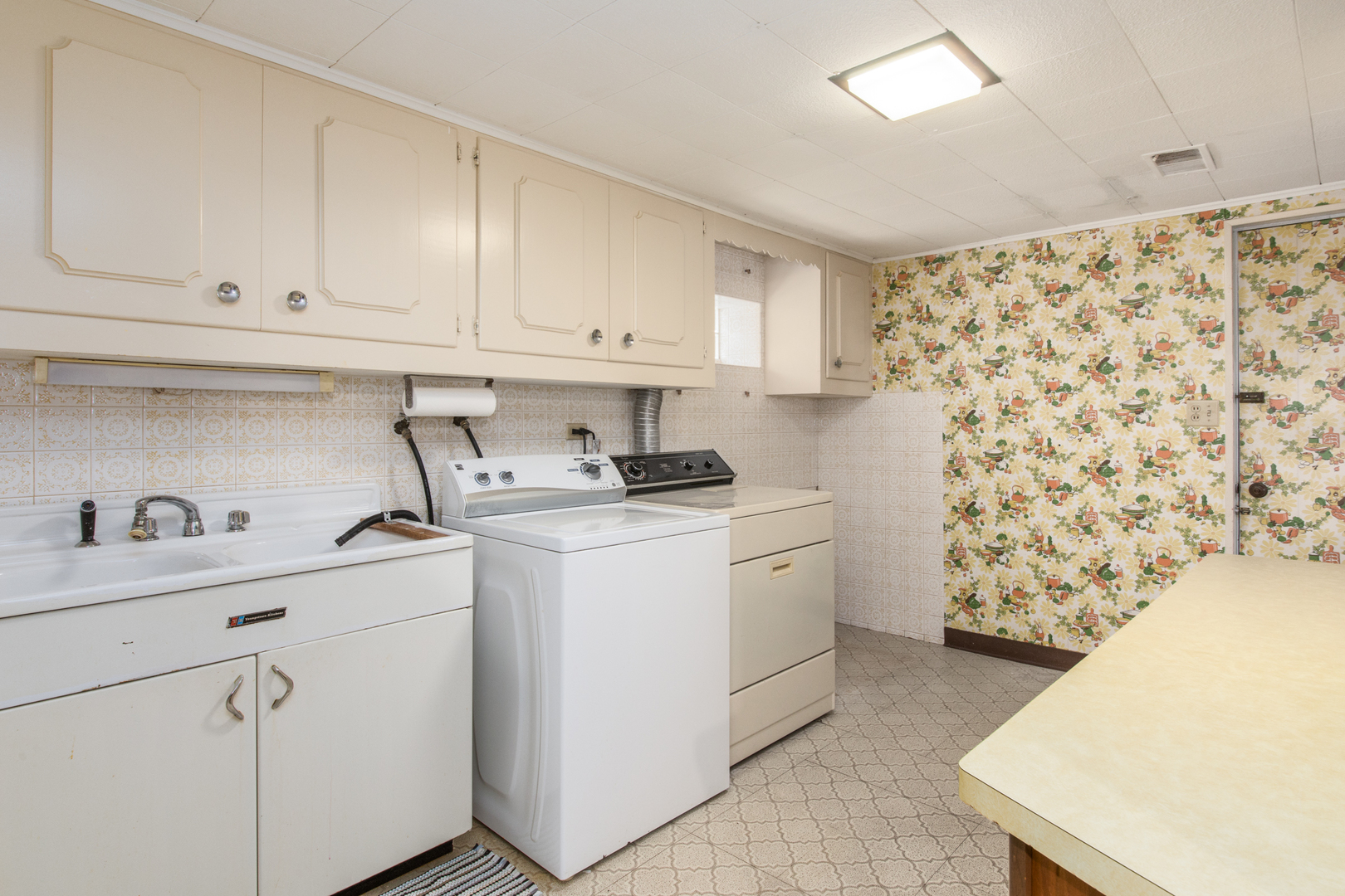 7540 N Nora Avenue, Niles, IL 60714