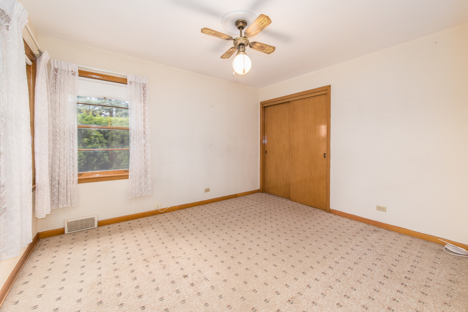 7540 N Nora Avenue, Niles, IL 60714
