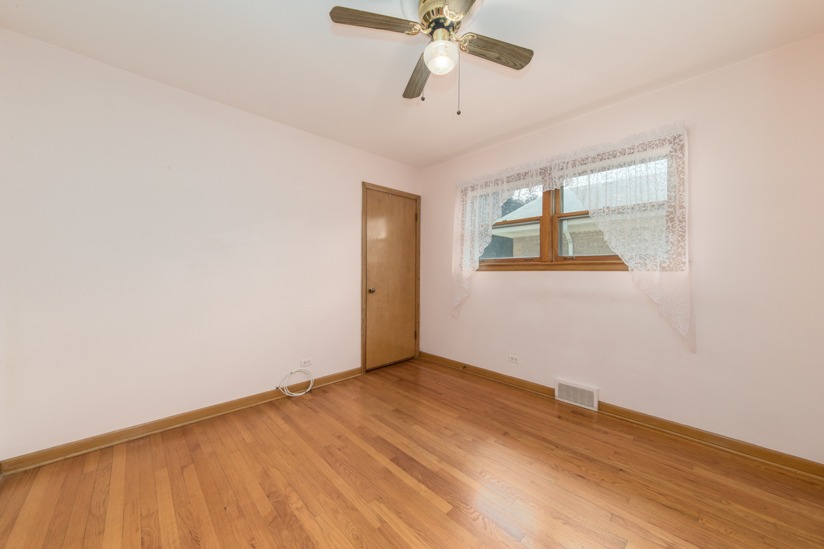 7540 N Nora Avenue, Niles, IL 60714