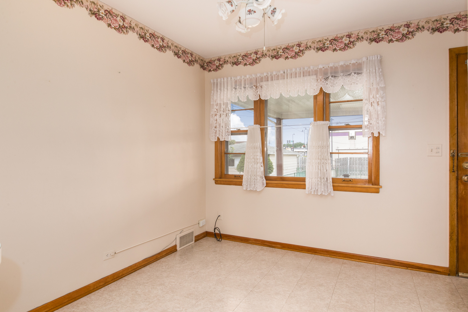 7540 N Nora Avenue, Niles, IL 60714