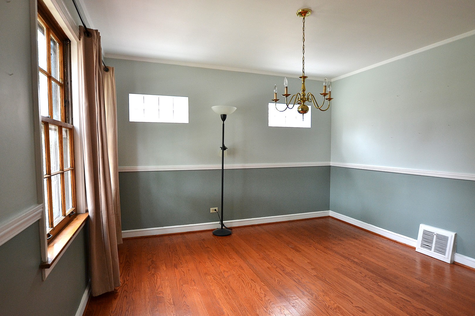 9652 Harding Avenue, Evergreen Park, IL 60805