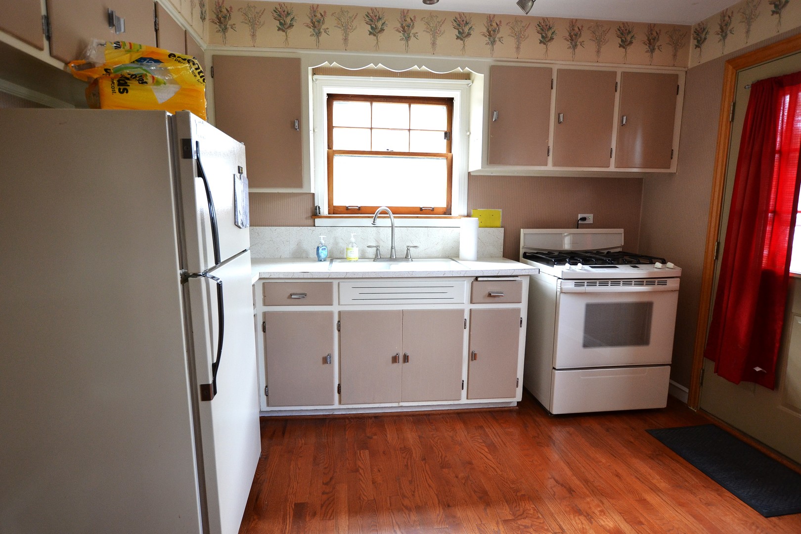 9652 Harding Avenue, Evergreen Park, IL 60805