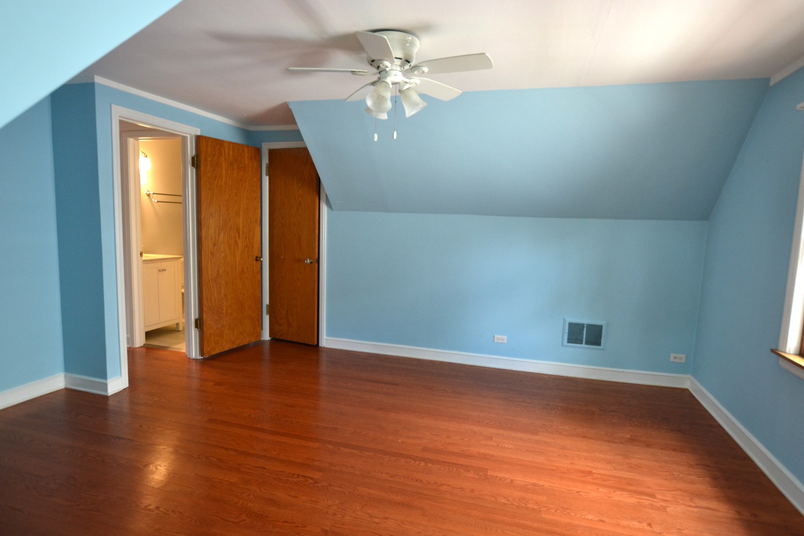 9652 Harding Avenue, Evergreen Park, IL 60805