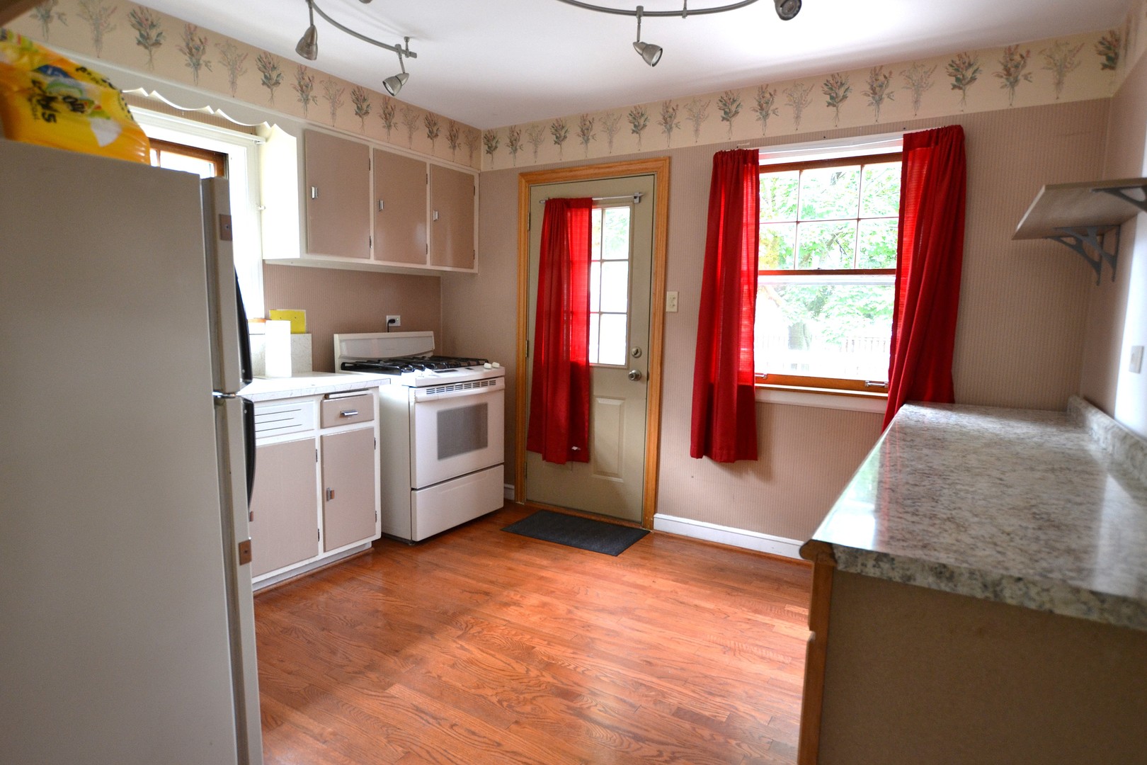 9652 Harding Avenue, Evergreen Park, IL 60805