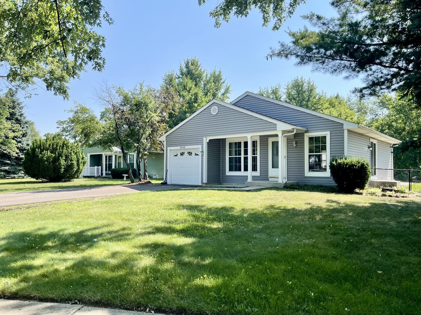 2048 Navarone Drive, Naperville, IL 60565