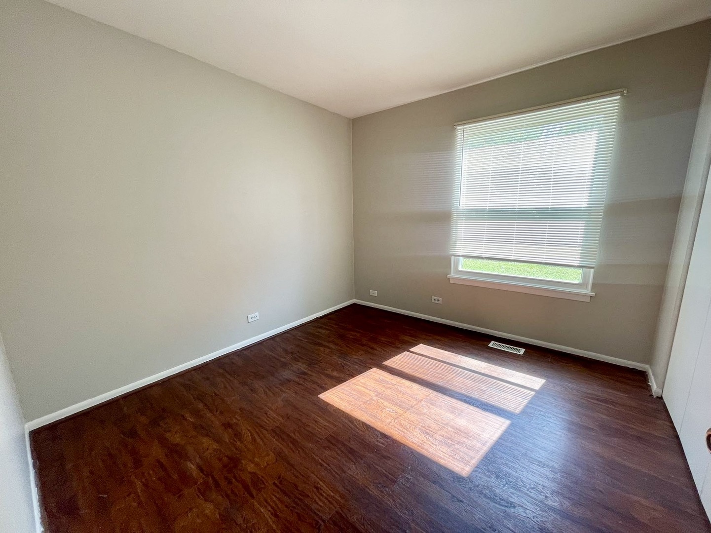 2048 Navarone Drive, Naperville, IL 60565