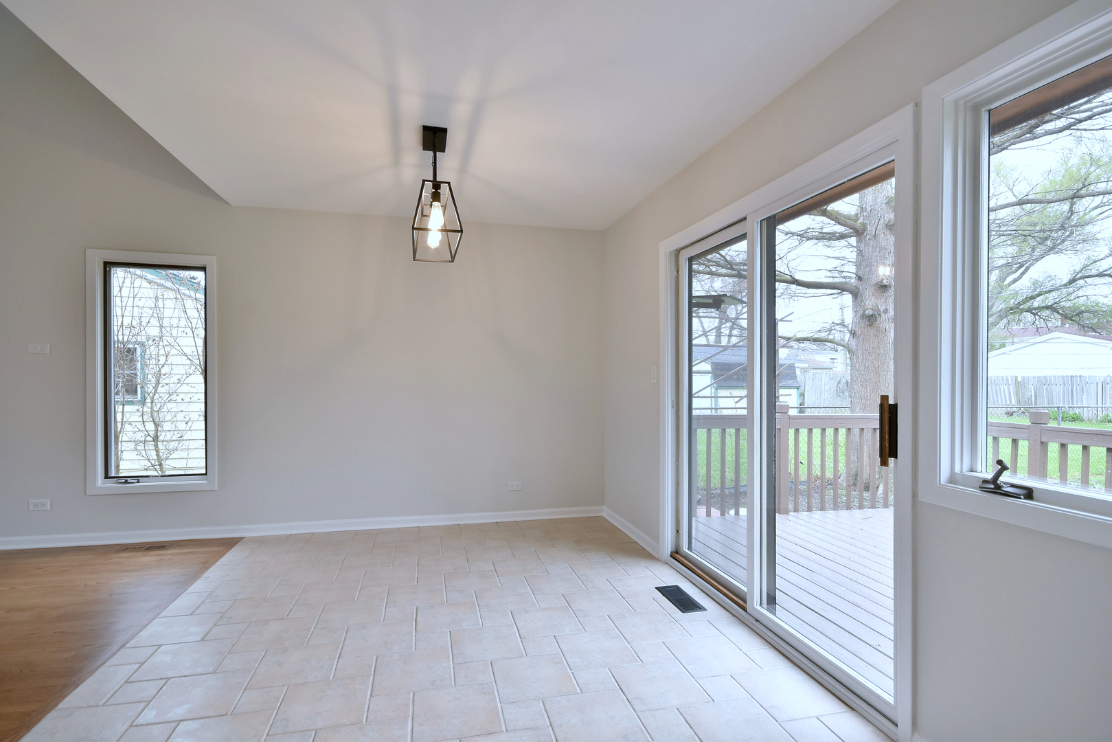 172 Ridgewood Avenue, Bensenville, IL 60106