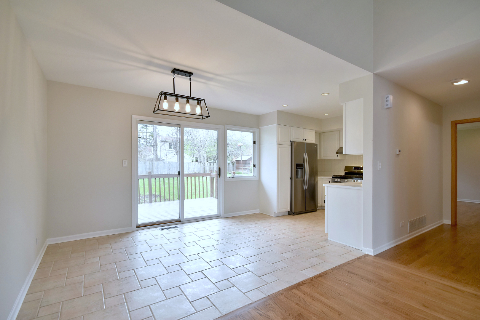 172 Ridgewood Avenue, Bensenville, IL 60106