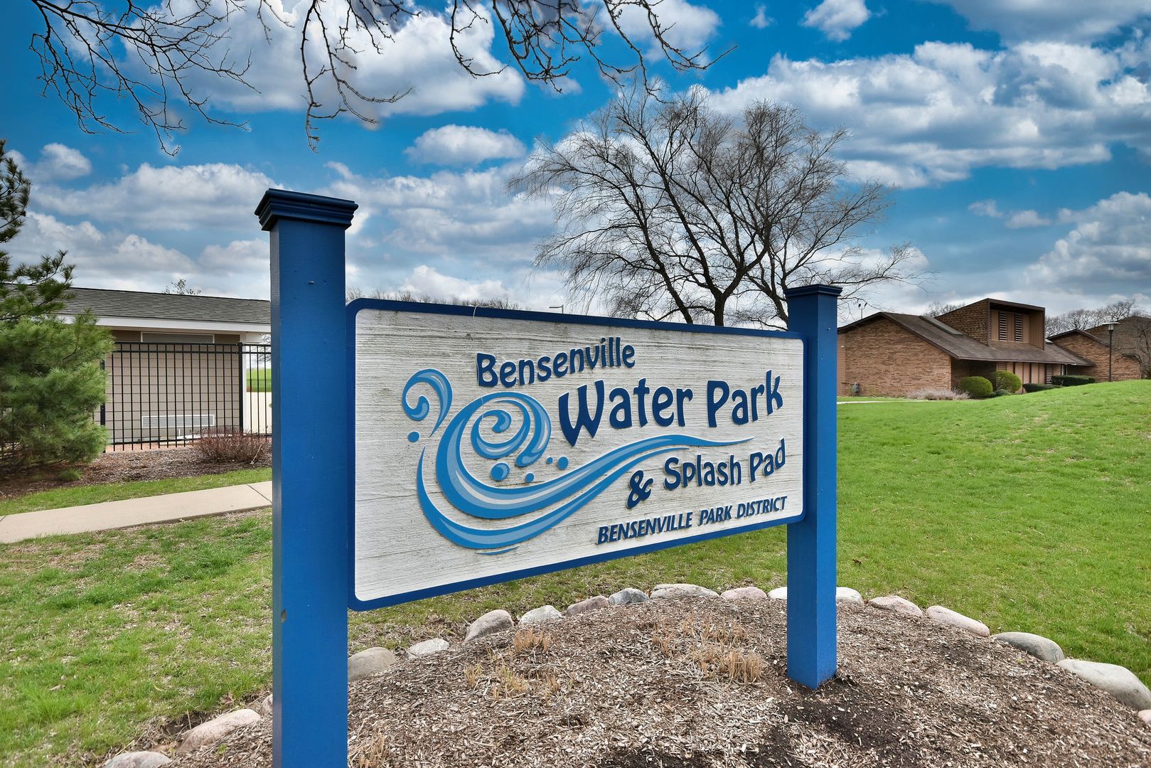172 Ridgewood Avenue, Bensenville, IL 60106