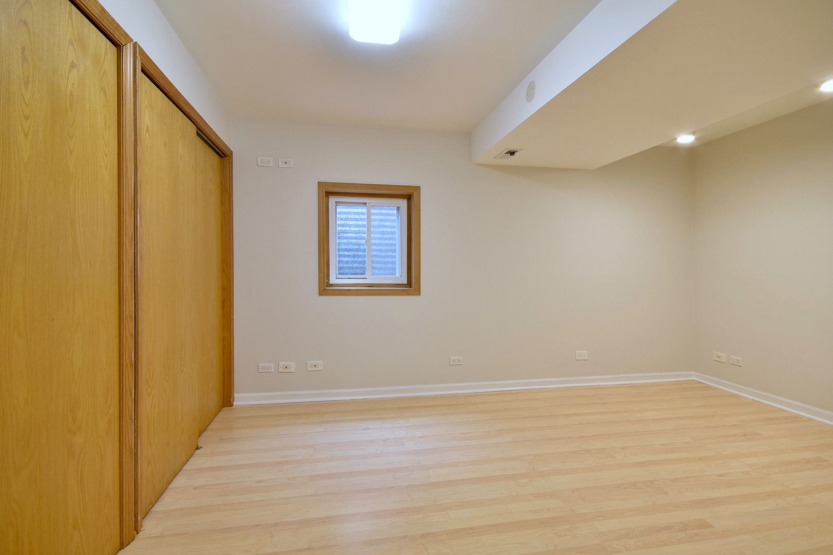 172 Ridgewood Avenue, Bensenville, IL 60106